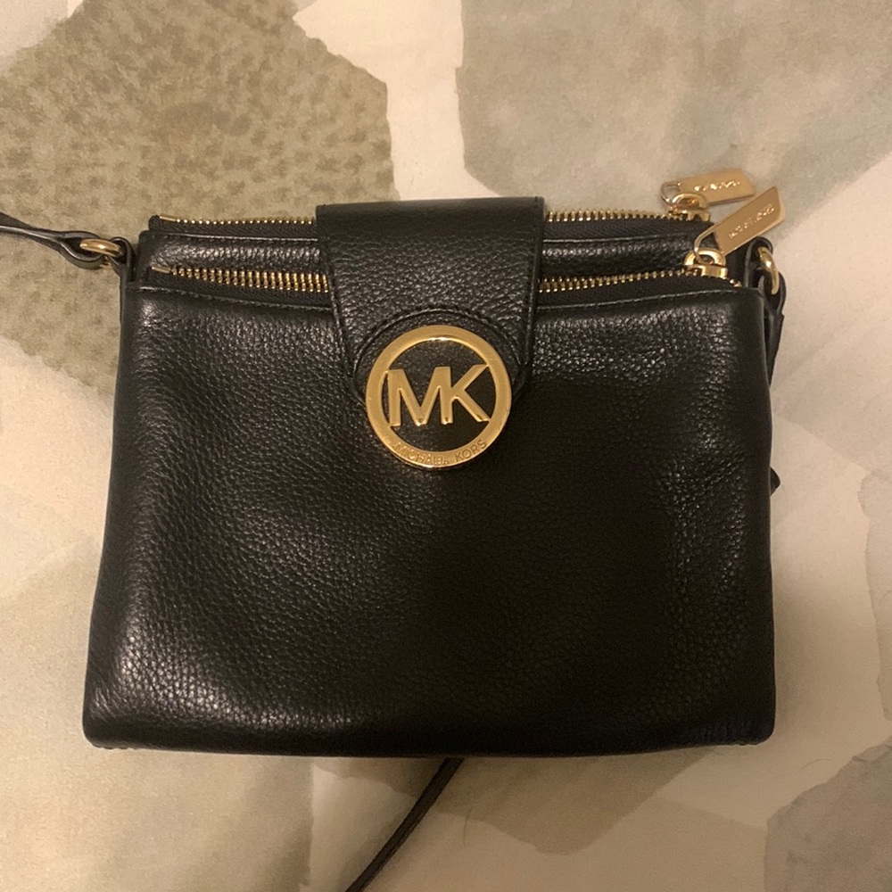 Michael kors crossbody